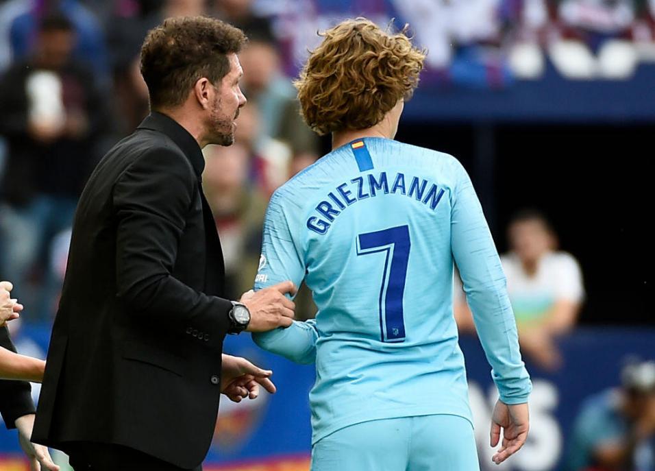 El Atlético recibe al Barcelona y Simeone quiere asestar un golpe a la Liga.