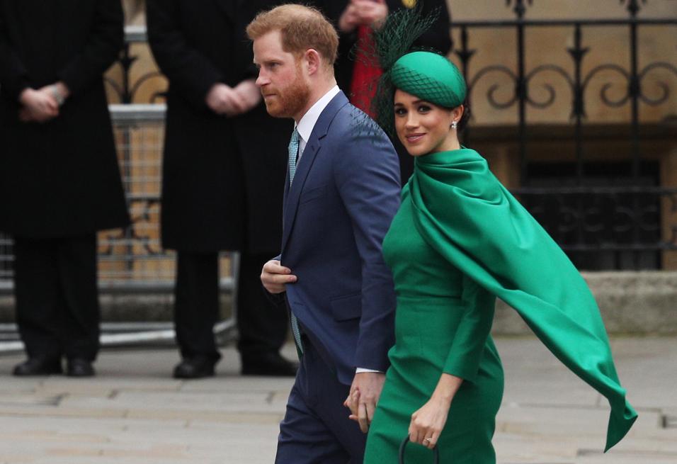 Meghan Markle acompañada del príncipe Harry