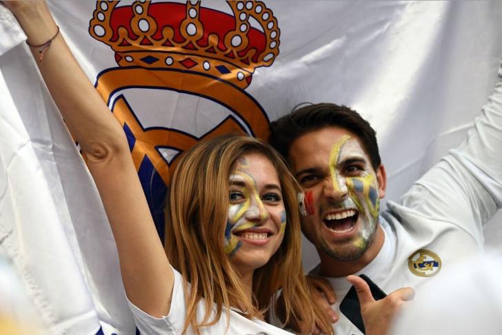 La afición blanca, rumbo a París