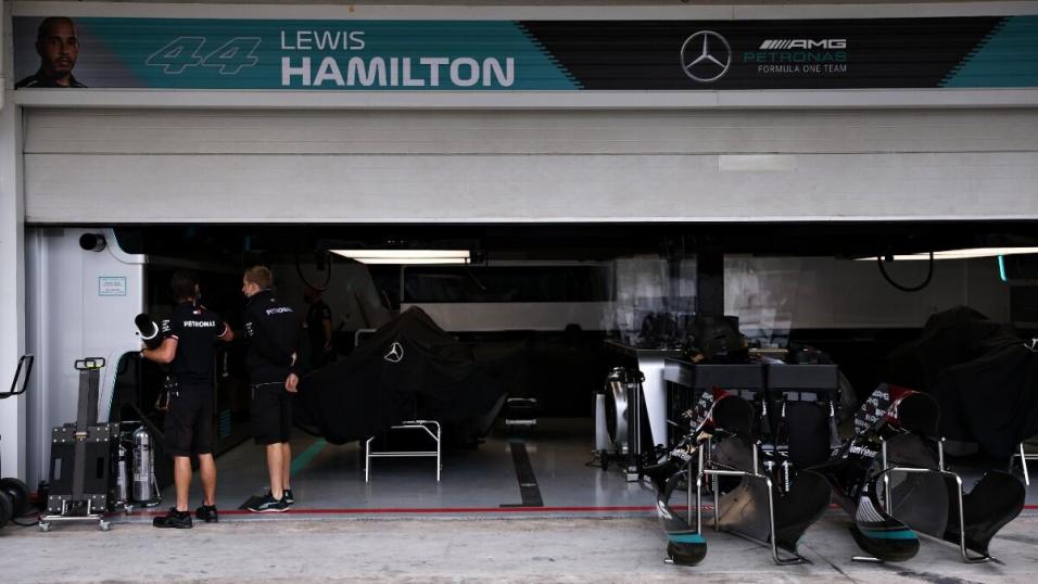 El box de Hamilton vive en incertidumbre