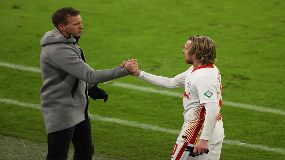 Julian Nagelsmann and Emil Forsberg of RB Leipzig