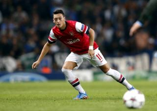 Can Mesut Ozil & co avoid a beating when Arsenal travel to Napoli?