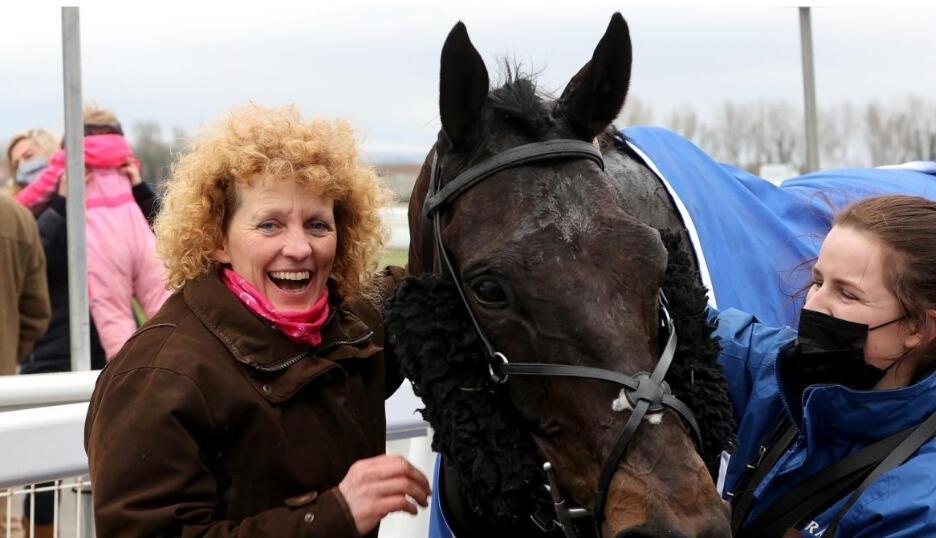 Lucinda Russell