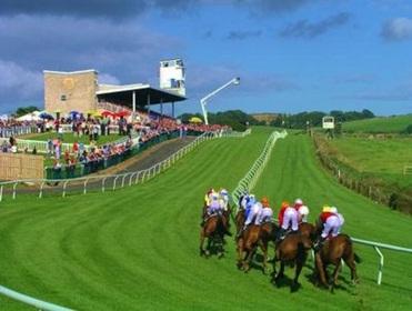 https://betting.betfair.com/horse-racing/images/Downpatrick.jpg