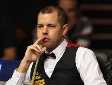 Barry Hawkins continued his impressive form in the first round