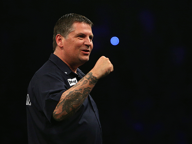 Defending champions Gary Anderson is expected to open with a comfortable win tonight
