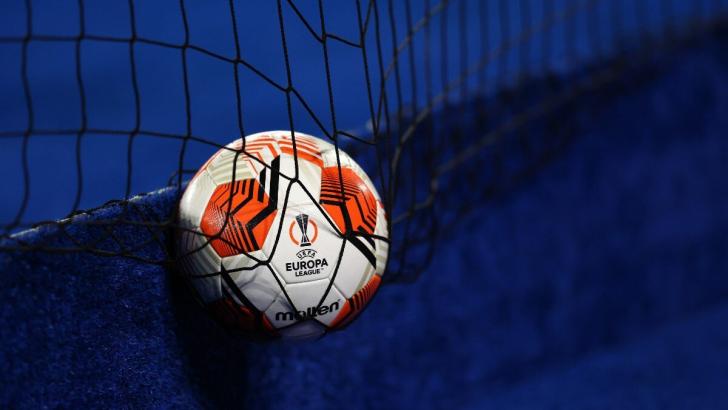 La Europa League cuenta con balones personalizados y hasta himno