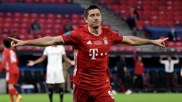 1280 Robert Lewandowski Super Cup.jpg