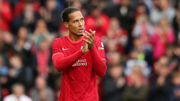 Virgil van Dijk clap 1280.jpg