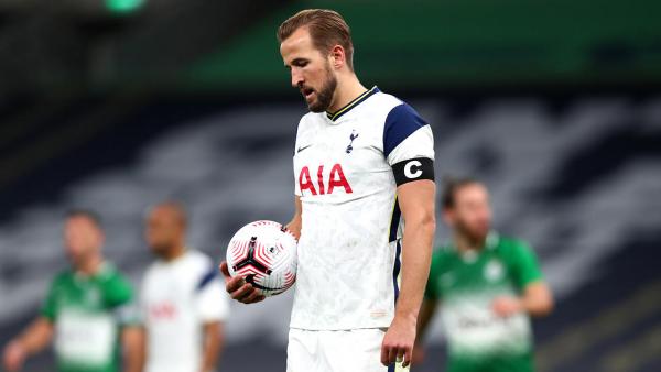 Harry Kane with ball 1280.jpg