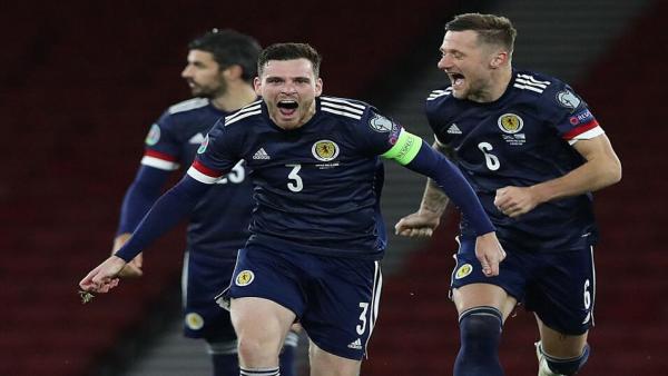 England v Scotland: Back Three Lions to win without conceding