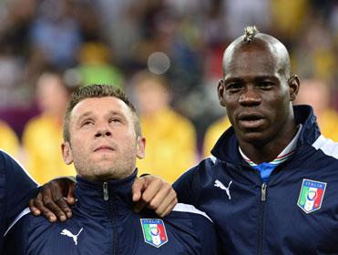 http://betting.betfair.com/football/Antonio-Cassano-and-Mario-Balotelli-371.jpg