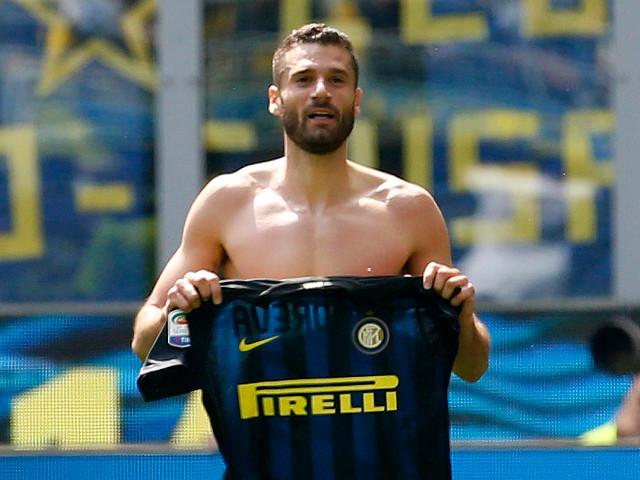 https://betting.betfair.com/football/Candreva-Inter-shirtless.jpg