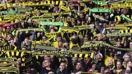 https://betting.betfair.com/football/Dortmund_fans.jpg