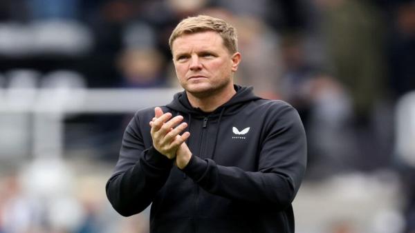 Eddie Howe Newcastle Manager applauds.jpg
