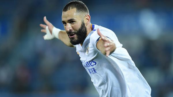 Karim Benzema celebrates 1280.jpg