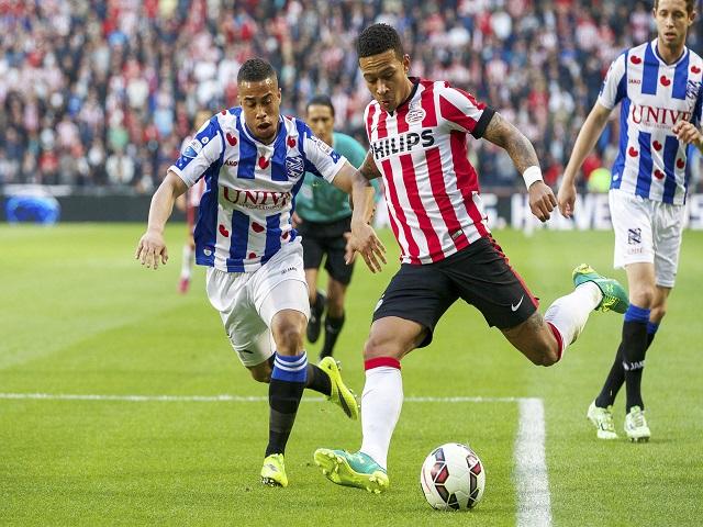 Depay in action for PSV