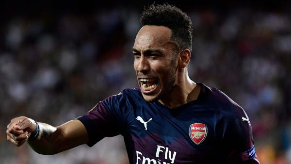 Pierre-Emerick Aubameyang celebrates 1280.jpg