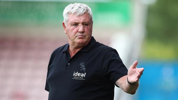 Steve Bruce sidelines 2022 1280.jpg