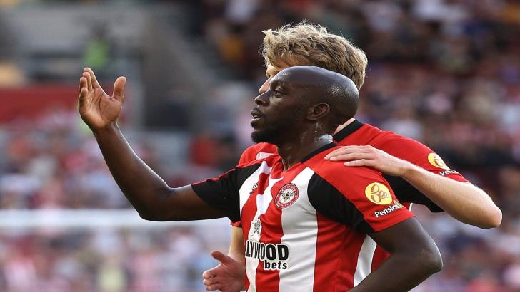 Yoane Wissa celebrates goal for Brentford