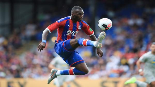 benteke_kick_air.jpg