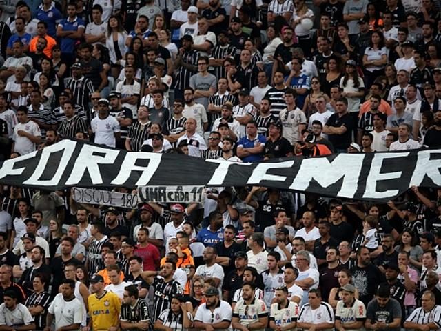 The Corinthians' fans are expecting a league title