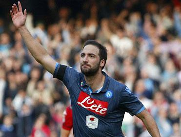 Gonzalo Higuain hopes to keep Napoli's unbeaten run going, but will there be a surprise from Samp?