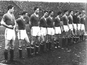 The Busby Babes line up to face Red Star Belgrade 