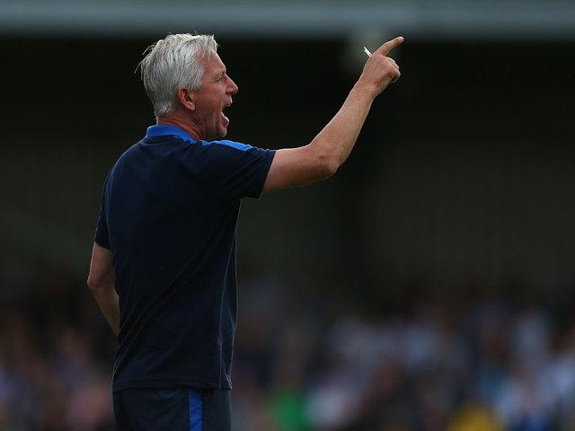Pardew could extend Palace's winning run to four at Everton