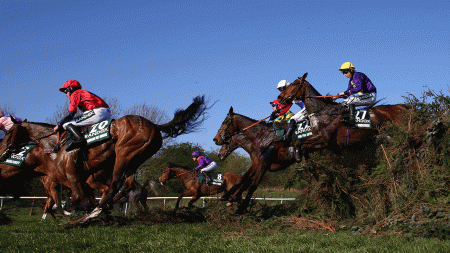 https://betting.betfair.com/horse-racing/Aintree-fence-action-1280.gif