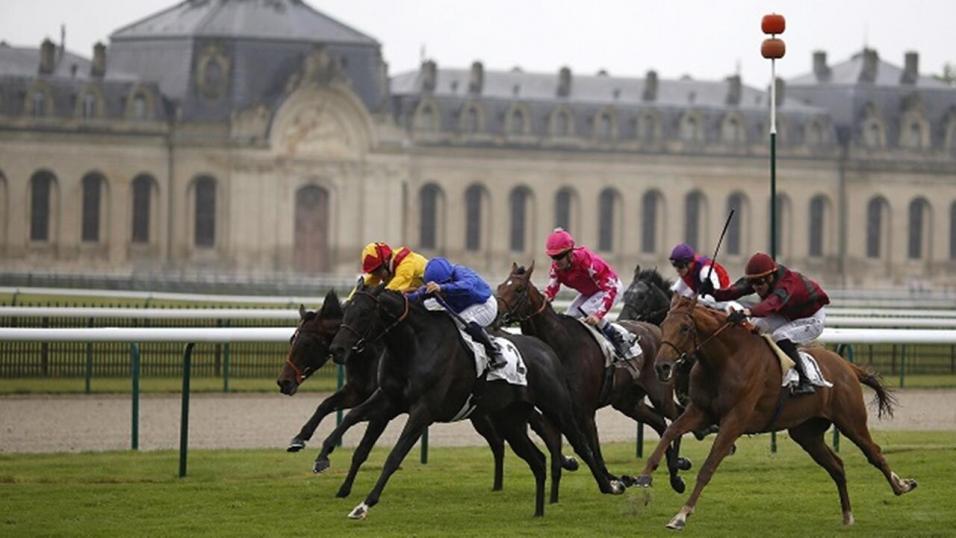 There is an early start at Chantilly 