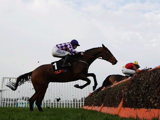 There's jumps action at Towcester today