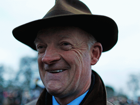 https://betting.betfair.com/horse-racing/Willie-Mullins-brown-hat-close-up-640.gif