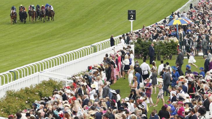 Royal Ascot - Crowd and Race Finish