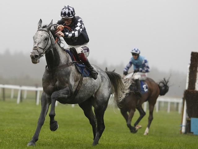 The Old Roan Chase - featuring Vibrato Valtat - is the feature race at Aintree on Sunday
