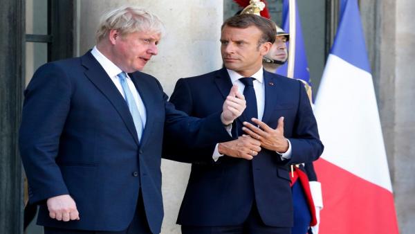Johnson and Macron 956.jpg