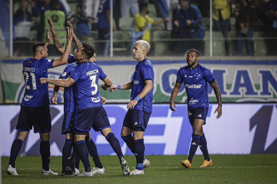 Internacional x Cruzeiro: palpites, onde assistir ao vivo, escalações e