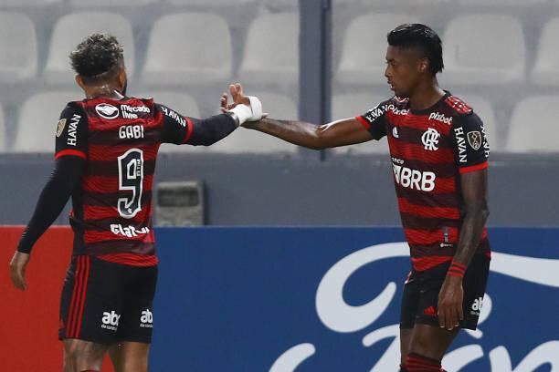 As armas de Flamengo e Corinthians caso a final da Copa do Brasil seja  decidida nos pênaltis - Lance!