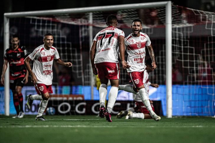 Em jogo de quatro gols, CRB e Ituano ficam no empate no Rei Pelé