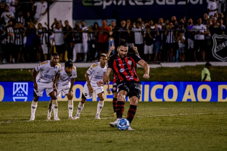 Vitória x Vila Nova: onde assistir ao vivo, horário e escalações