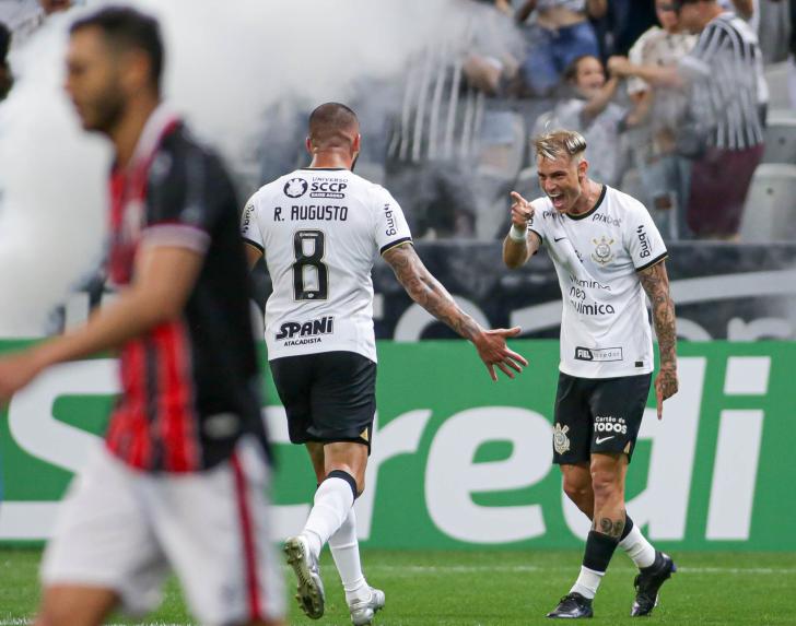 RGL - Base leva Corinthians à Sul-Americana e mostra que pode dar s