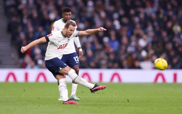 TOTTENHAM: ASSISTIR AO VIVO NA TV O JOGO DE HOJE, ESCALAÇÕES E