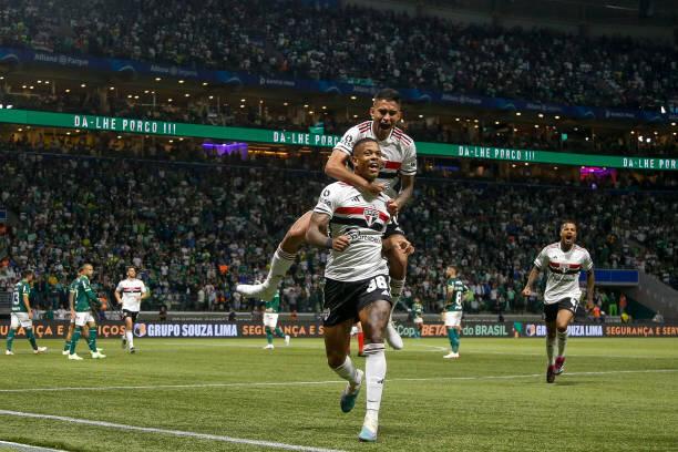 Santos x São Paulo: onde assistir ao vivo, horário e escalações do jogo  pelo Brasileirão