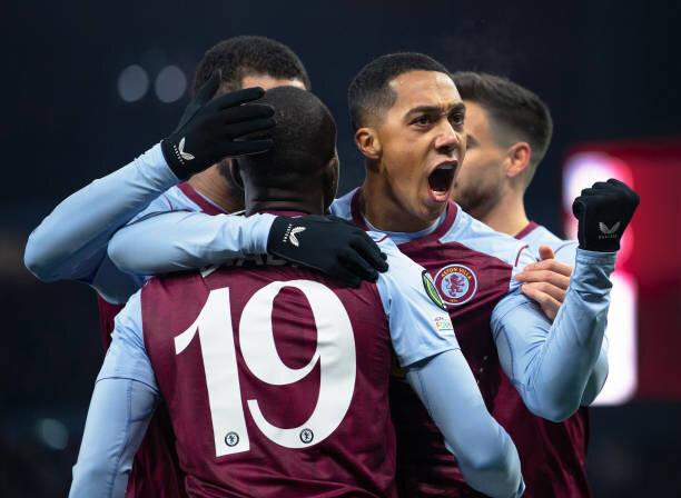 Aston Villa x Manchester City: palpites, odds, onde assistir ao vivo,  escalações e horário