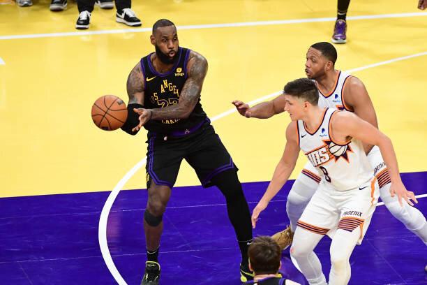 Golden State Warriors x Los Angeles Lakers: onde assistir o jogo 4