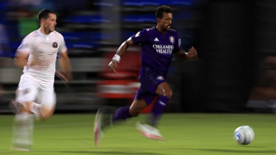 Nani assiste, marca e dá vitória ao Orlando