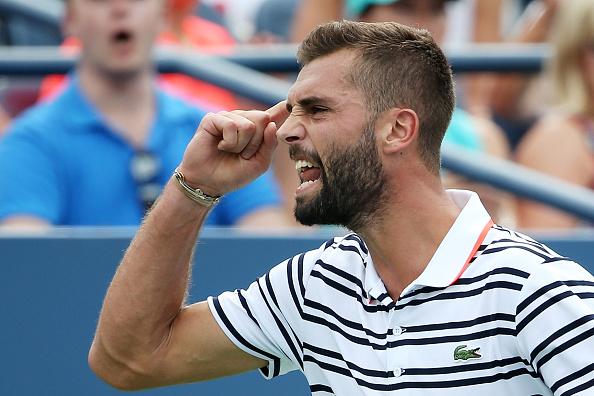 Benoit Paire point to head.jpg