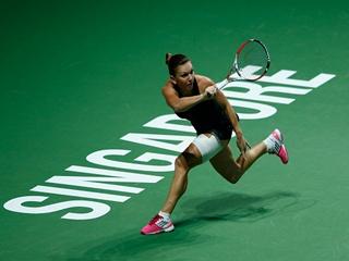 Halep looks set to make the final in Singapore...