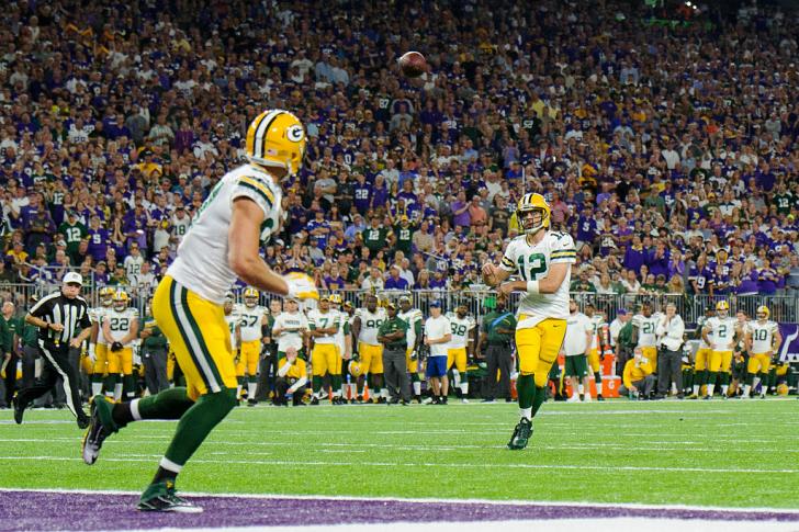 Old habits die hard: even at new year, Aaron Rodgers can't help but find Jordy Nelson in the end zone